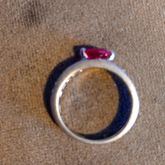 Vintage Ruby / CZ ring - Picture 2 of 2